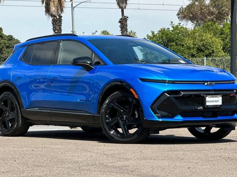 New 2025 Chevrolet Equinox EV RS w/ Active Safety Package 3 AWD/4WD image 2