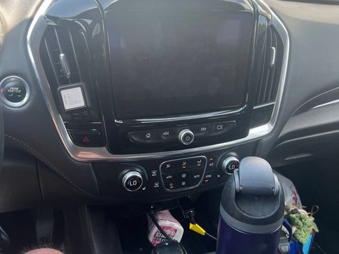 Used 2018 Chevrolet Traverse LT FWD image 18