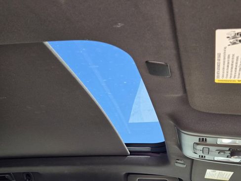 Used 2022 Chevrolet Tahoe Premier image 9