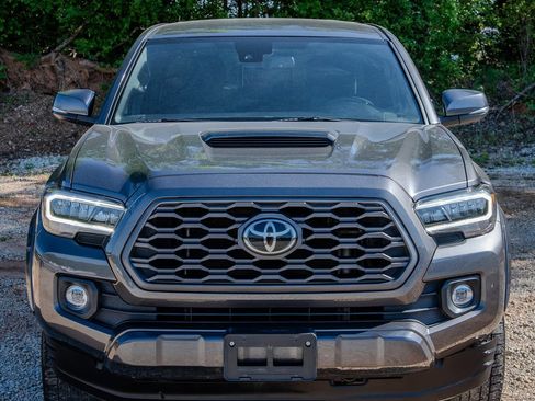 Used 2021 Toyota Tacoma TRD Sport w/ Technology Package RWD image 8