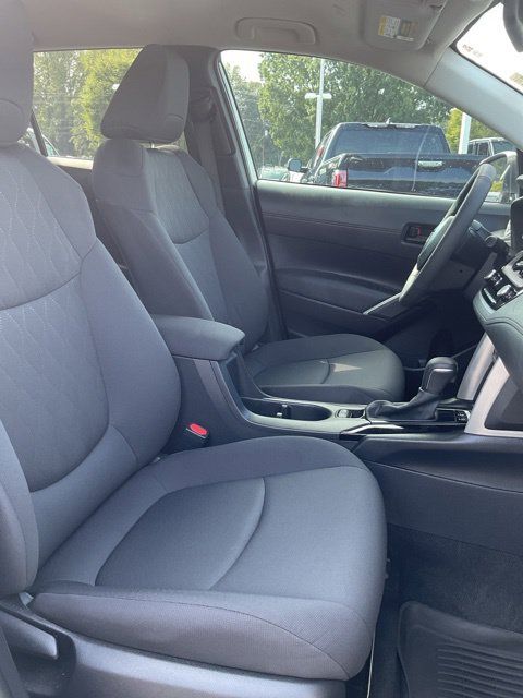 Used 2024 Toyota Corolla Cross LE FWD image 16