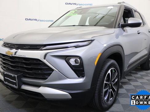 Used 2025 Chevrolet Blazer LT image 11