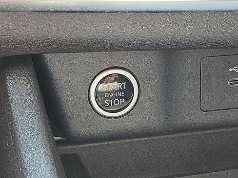 Used 2023 Nissan Rogue S FWD image 29
