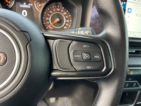 Used 2024 Jeep Gladiator Sport image 17