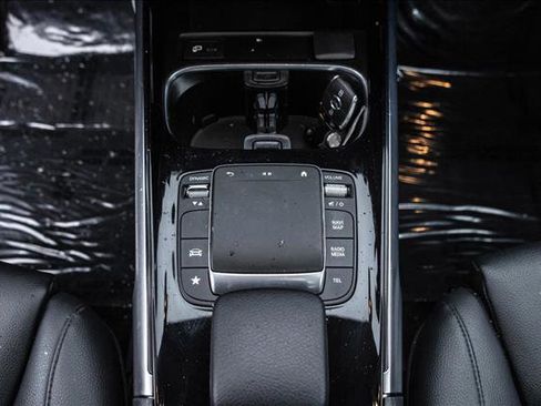 Certified 2021 Mercedes-Benz GLB 250 4MATIC image 19