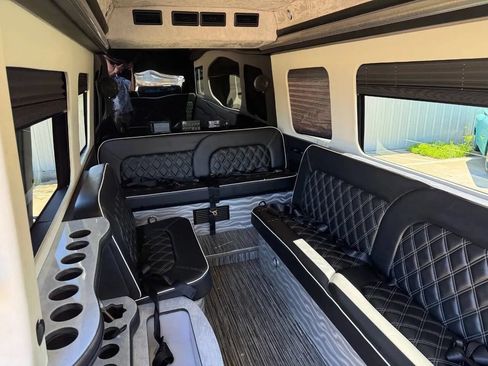 Used 2023 Mercedes-Benz Sprinter 3500 image 37