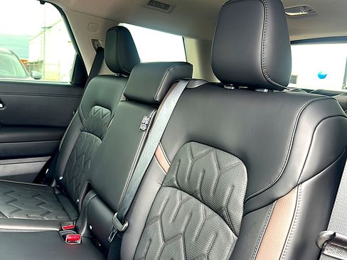 New 2026 Nissan Pathfinder Platinum w/ Cargo Package image 17