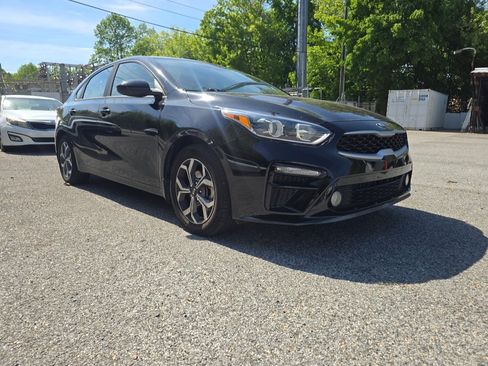 Used 2019 Kia Forte LXS FWD image 2