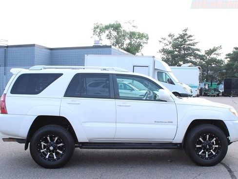 Used 2004 Toyota 4Runner SR5 AWD/4WD image 31