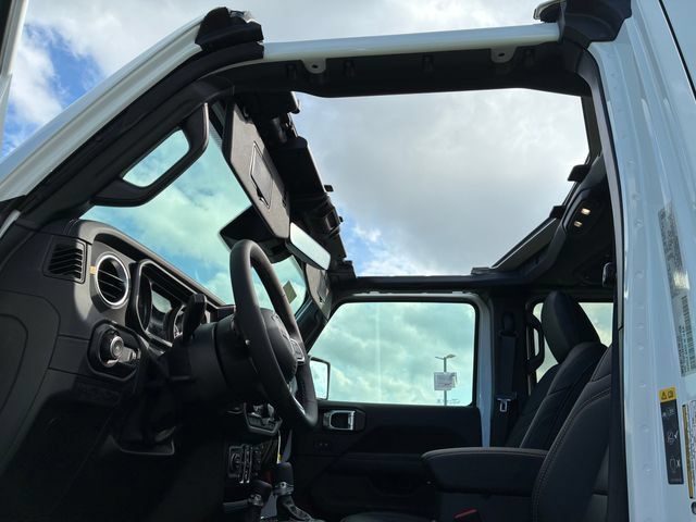 New 2026 Jeep Wrangler Unlimited Sahara AWD/4WD image 38
