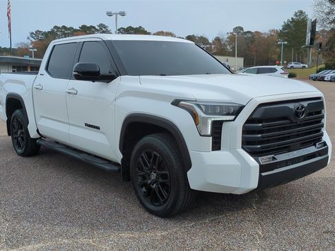 Used 2025 Toyota Tundra Platinum image 3