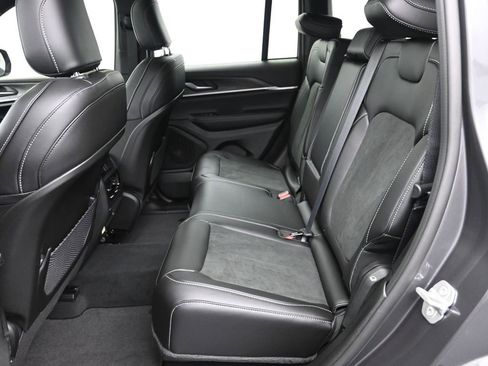 New 2026 Jeep Grand Cherokee Altitude RWD image 20