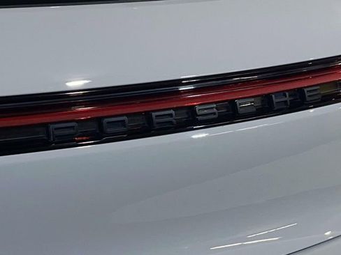 Certified 2023 Porsche Macan S AWD/4WD image 11