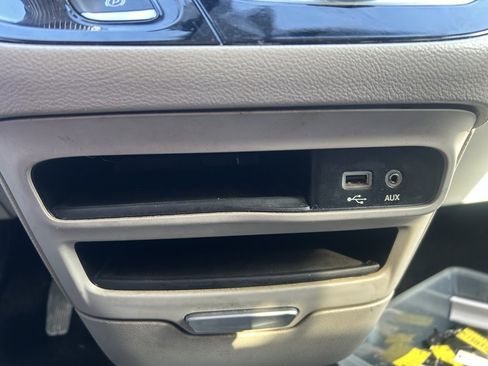 Used 2017 Chrysler Pacifica Touring-L image 25