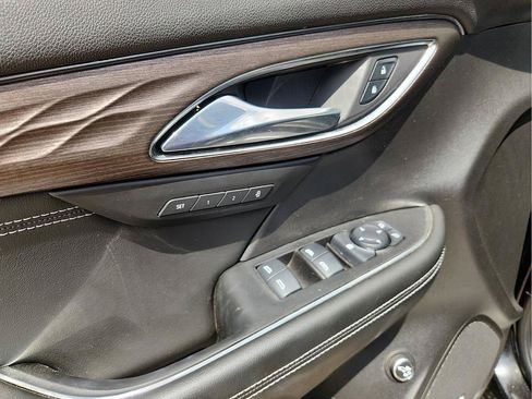 Used 2023 Buick Envision Avenir FWD image 12