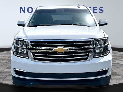 Used 2018 Chevrolet Suburban LT RWD image 2