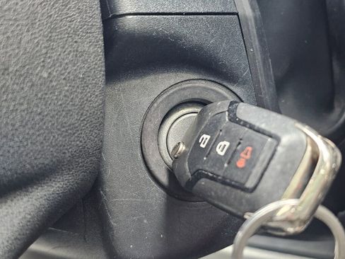 Used 2015 Ford F150 XLT AWD/4WD image 31