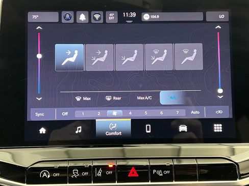 Used 2025 Jeep Compass Trailhawk image 40