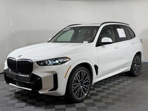 Used 2026 BMW X5 xDrive40i w/ M Sport Package AWD/4WD image 2