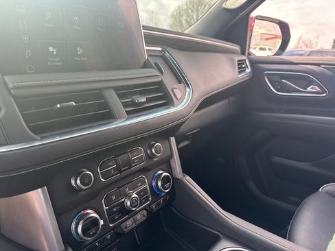 Used 2024 GMC Yukon XL SLT w/ SLT Luxury Package image 21