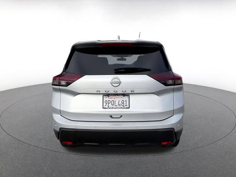 Used 2025 Nissan Rogue SV FWD image 12