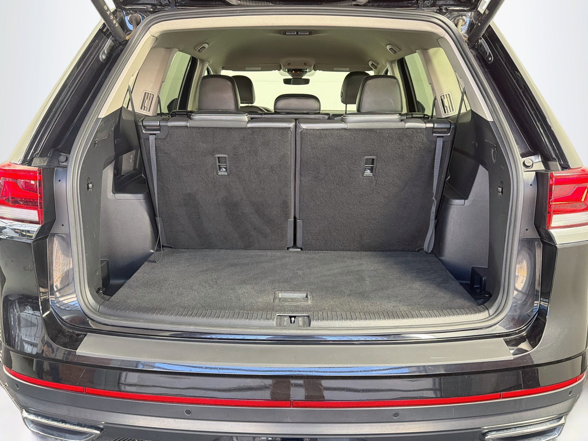 Used 2025 Volkswagen Atlas SE FWD image 31
