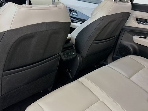 Used 2023 Nissan Ariya AWD image 29