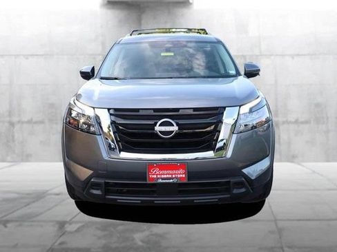 Certified 2025 Nissan Pathfinder SV w/ SV Premium Package AWD/4WD image 4