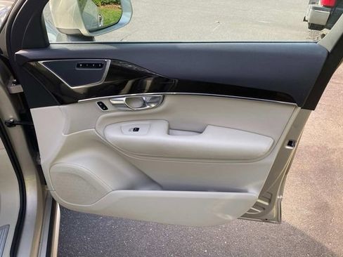 Used 2018 Volvo XC90 T6 Momentum w/ Momentum Plus Package image 38
