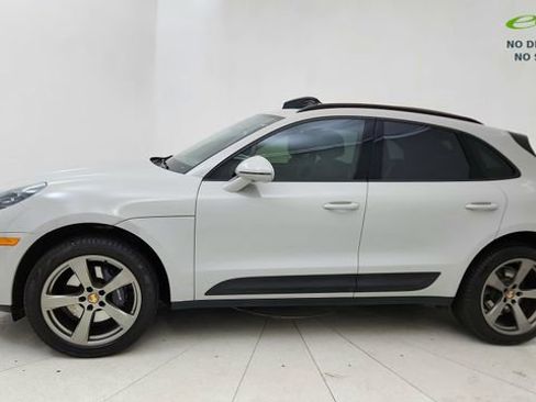 Used 2024 Porsche Macan AWD/4WD image 3