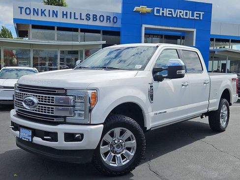 Used 2017 Ford F350 Platinum w/ Platinum Ultimate Package AWD/4WD image 2