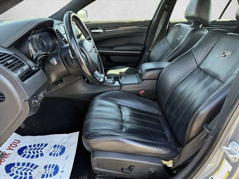 Used 2019 Chrysler 300 S image 10