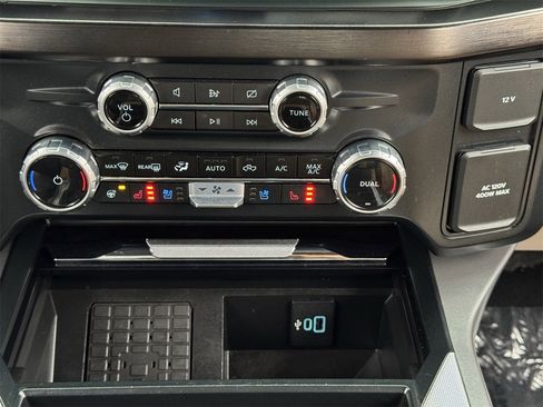 Used 2023 Ford F350 Lariat w/ Chrome Package image 18