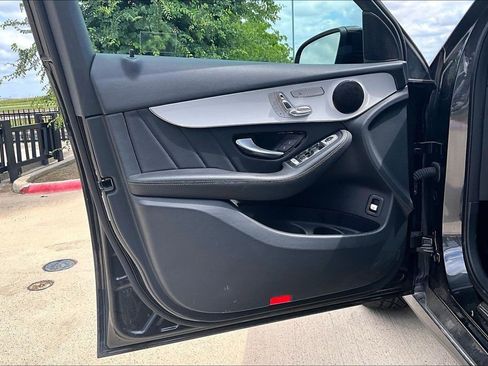Used 2022 Mercedes-Benz GLC 300 image 22