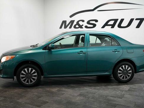 Used 2010 Toyota Corolla LE FWD image 3
