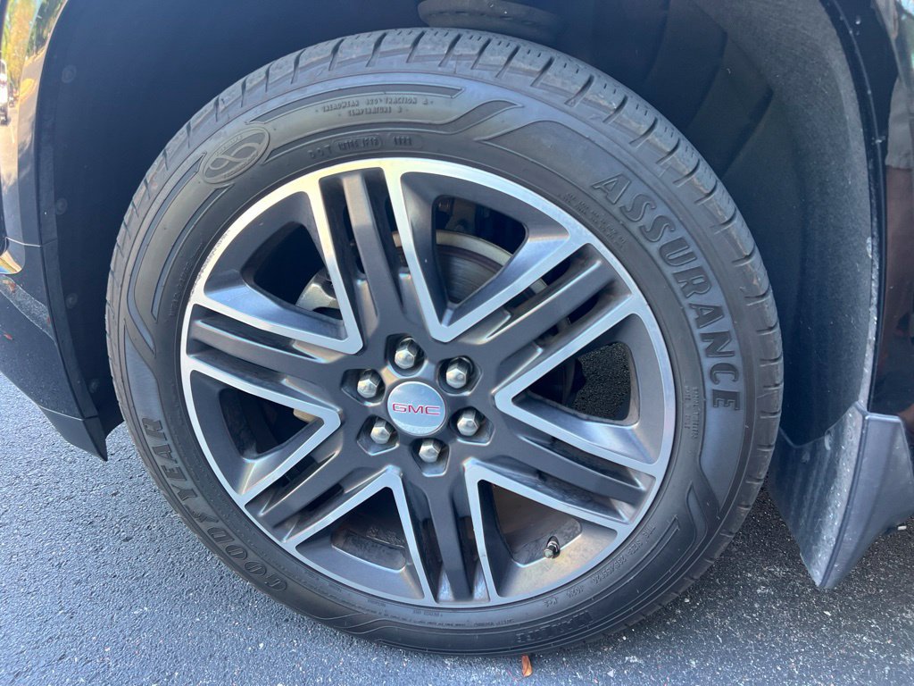 Used 2017 GMC Acadia Denali w/ Technology Package FWD image 10