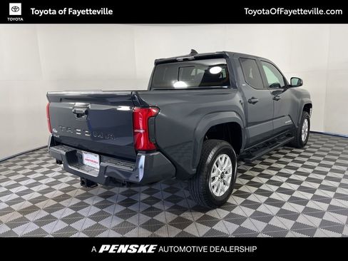 Certified 2025 Toyota Tacoma SR5 w/ SR5 Upgrade Package AWD/4WD image 11