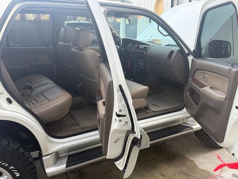 Used 2001 Toyota 4Runner SR5 image 76