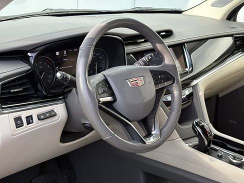 Used 2020 Cadillac XT6 Premium Luxury image 16