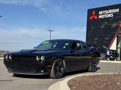 Used 2018 Dodge Challenger SXT Plus image 6