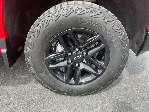 Used 2023 Chevrolet Silverado 1500 LT Trail Boss w/ Protection Package AWD/4WD image 7