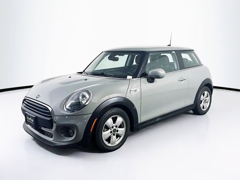 Used 2021 MINI Cooper 2-Door Hardtop w/ Storage Package image 3