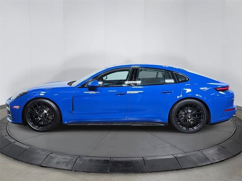 Certified 2025 Porsche Panamera GTS image 2