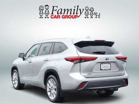 Used 2022 Toyota Highlander Limited AWD/4WD image 3