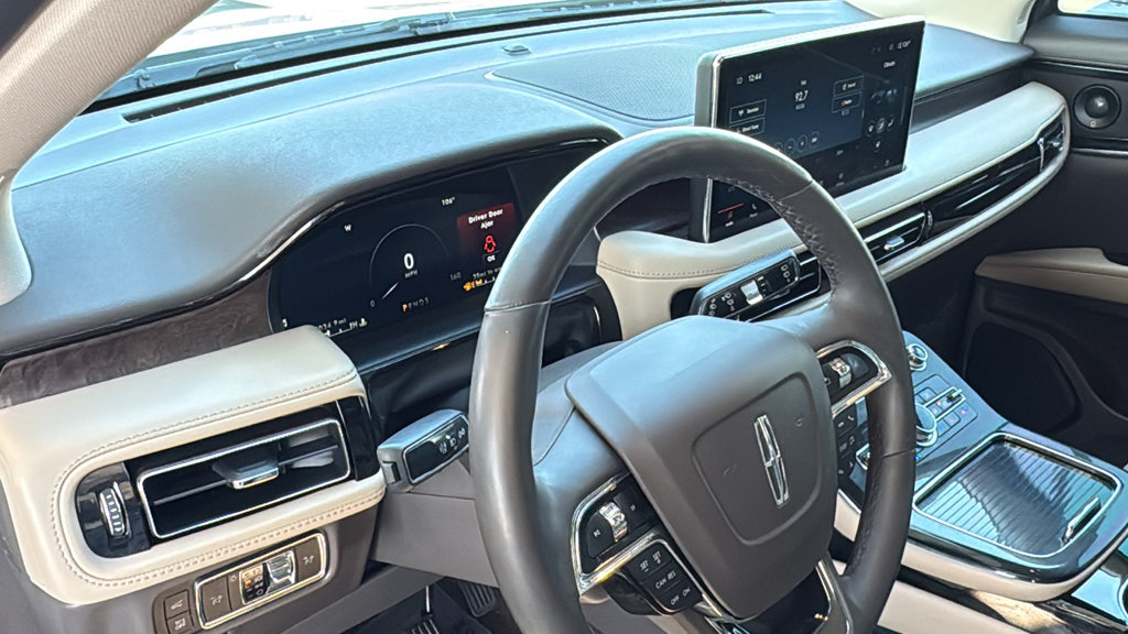 Used 2023 Lincoln Nautilus Reserve FWD image 22