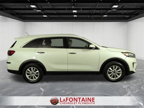 Used 2020 Kia Sorento LX w/ LX I4 Convenience Package image 9