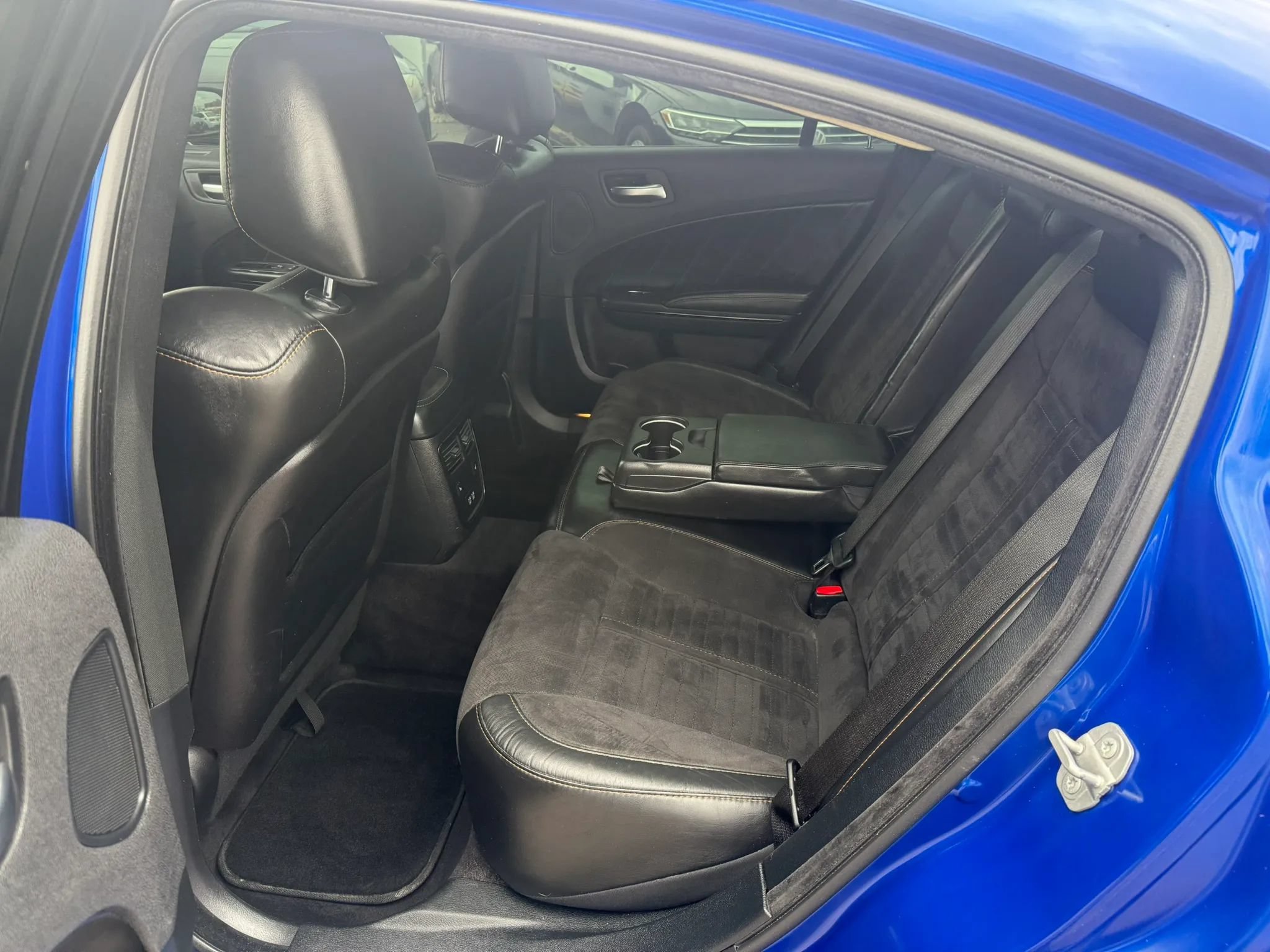 Used 2018 Dodge Charger R/T RWD image 11