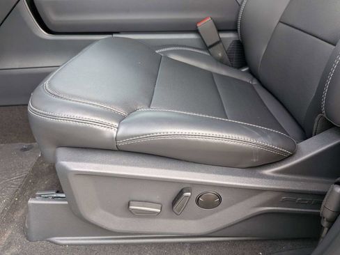 New 2026 Ford Expedition Platinum image 21