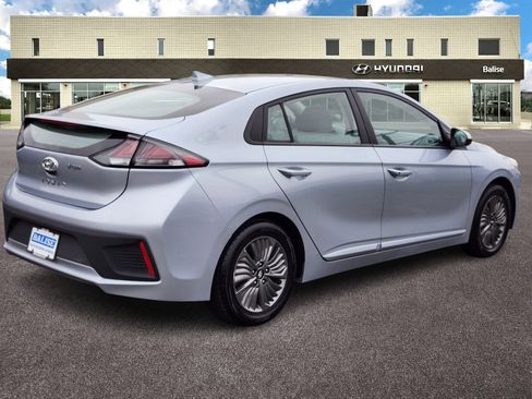 Used 2021 Hyundai Ioniq SE image 3
