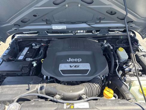Used 2015 Jeep Wrangler Unlimited Sport w/ Quick Order Package 24S AWD/4WD image 19